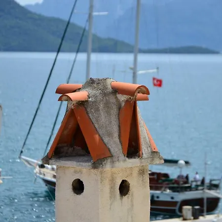 Two Stone Homes Hades 公寓 马尔马里斯